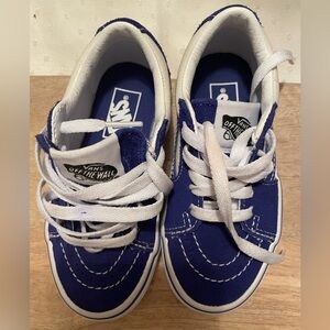 Little boy Vans lace up